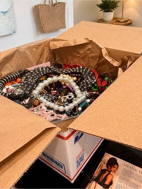 9.11 LBS Unsearched Unsorted Jewelry Lot B.O.B. Wear Repair Craft Reseller